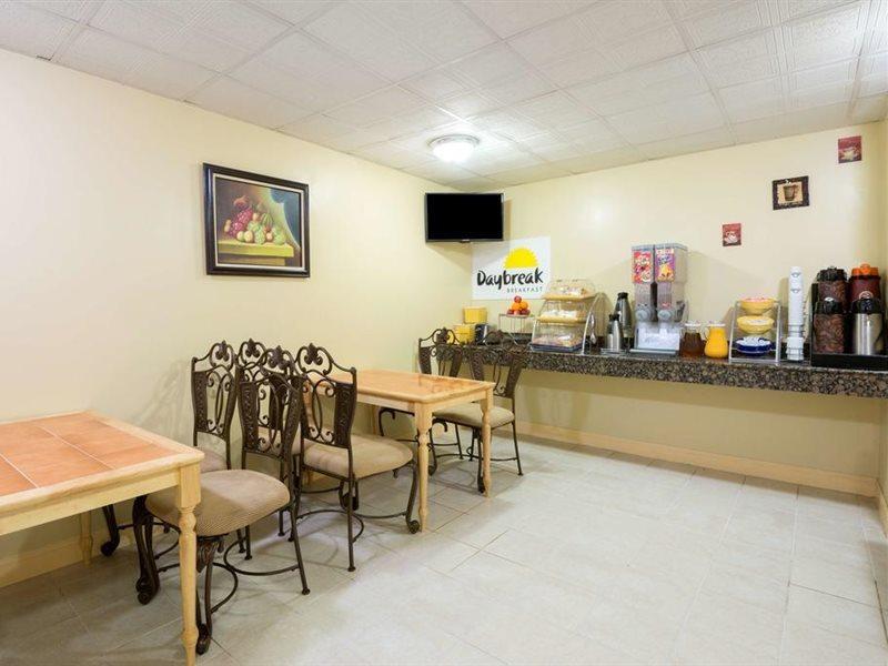 Rodeway Inn Филаделфия Екстериор снимка