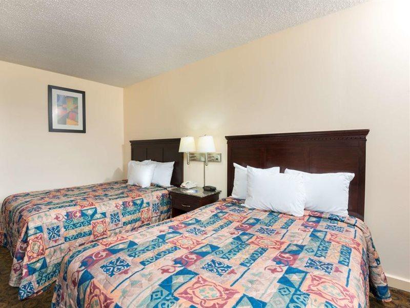 Rodeway Inn Филаделфия Екстериор снимка