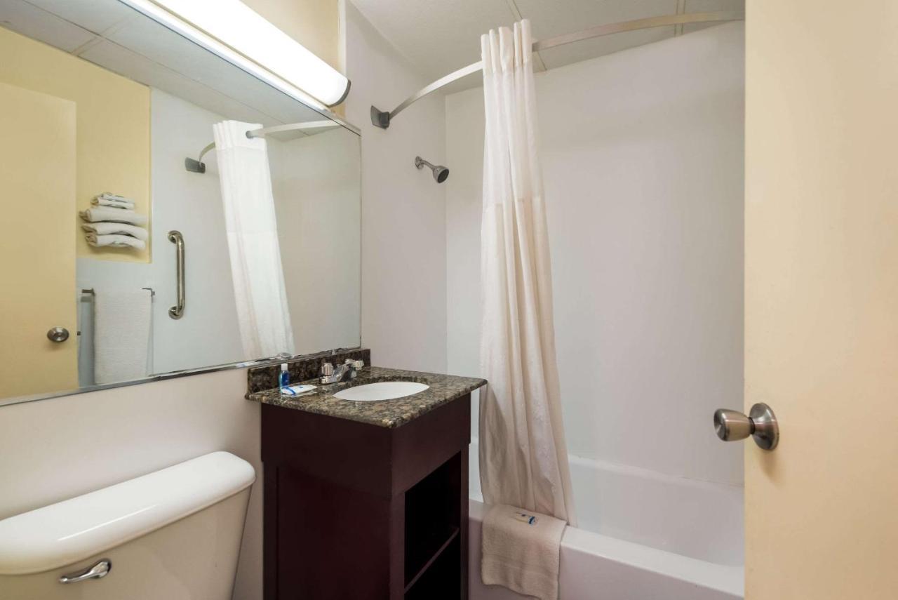Rodeway Inn Филаделфия Екстериор снимка